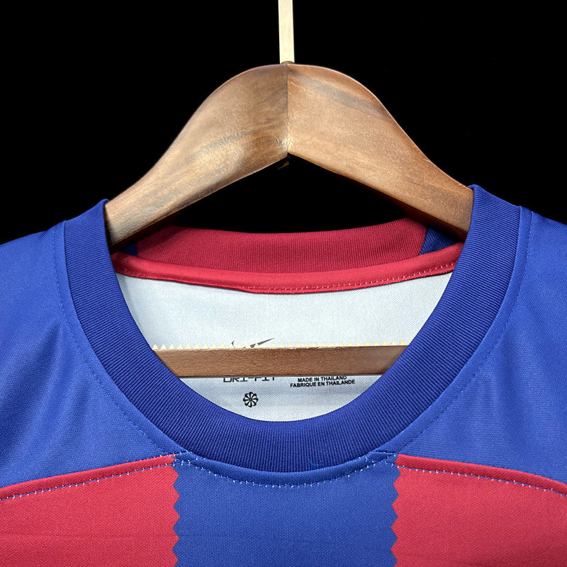 Barcelona 23/24 Camisa 1 / Torcedor Feminina