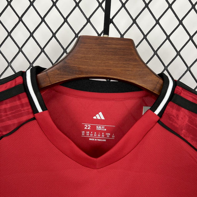 Manchester United 25/26 Kit Infantil 1