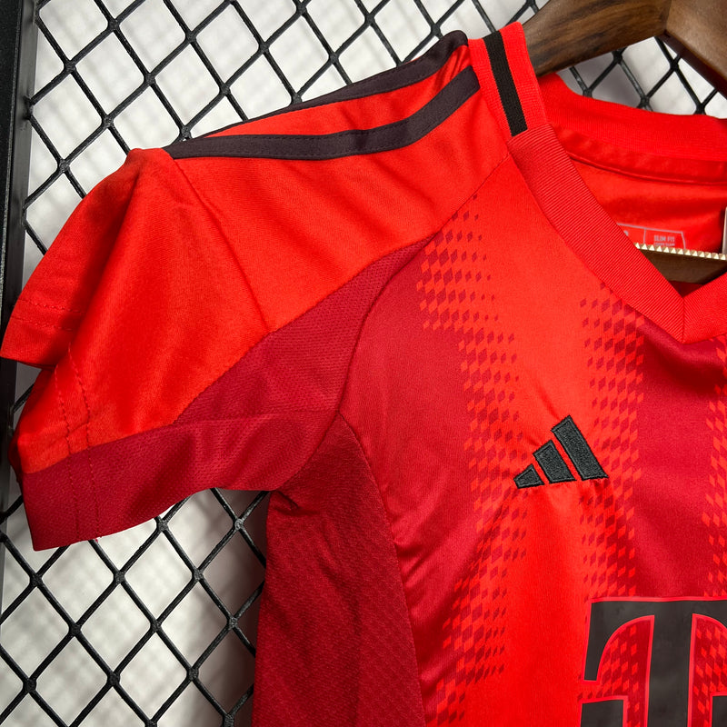 Bayern Munchen 24/25 Kit Infantil 1