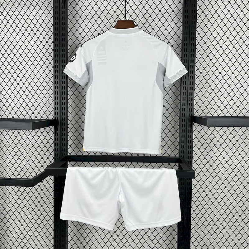 Real Madrid 25/26 Kit Infantil 1