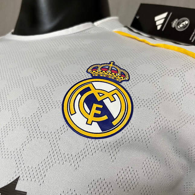 Real Madrid 25/26 Camisa 1 / Jogador