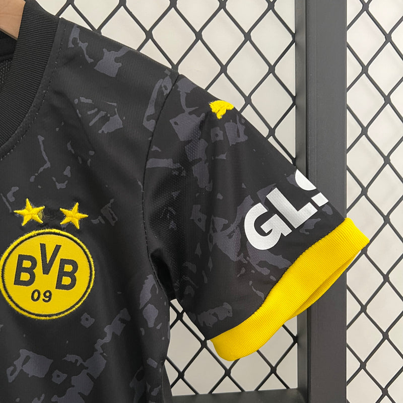 Borussia Dortmund 23/24 Kit Infantil 1