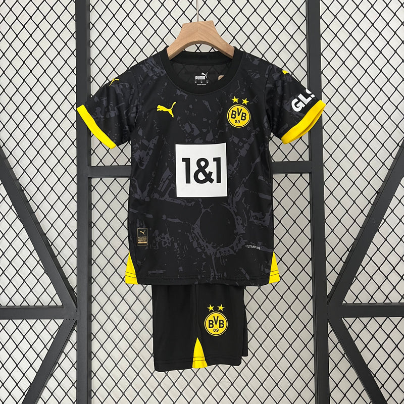 Borussia Dortmund 23/24 Kit Infantil 1