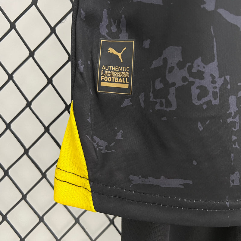 Borussia Dortmund 23/24 Kit Infantil 1