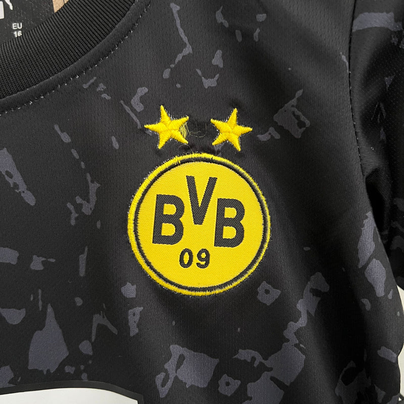 Borussia Dortmund 23/24 Kit Infantil 1