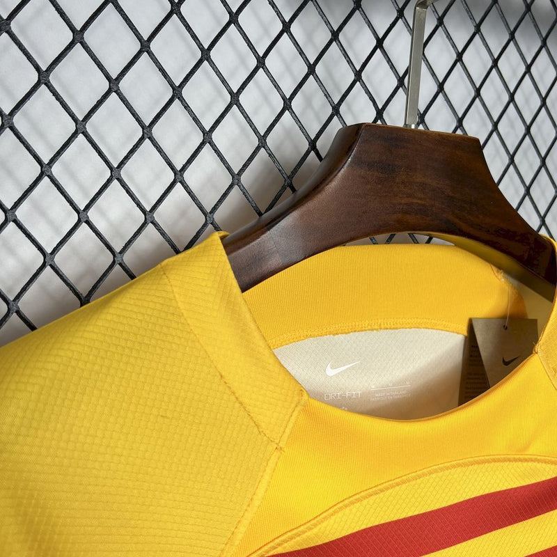 Barcelona 24/25 Camisa Edição Especial / Torcedor