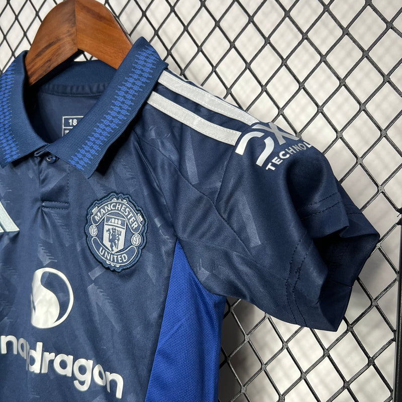 Manchester United 24/25 Kit Infantil 2
