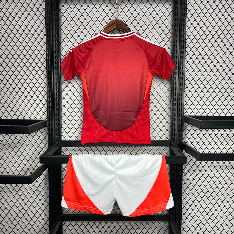 Manchester United 24/25 Kit Infantil 1