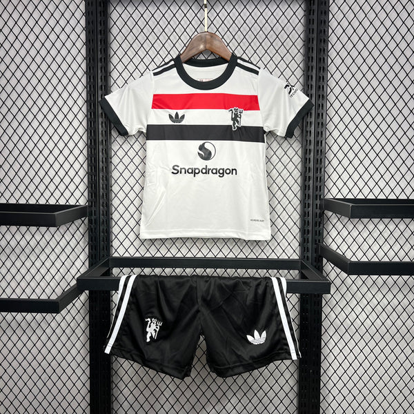 Manchester United 24/25 Kit Infantil 3